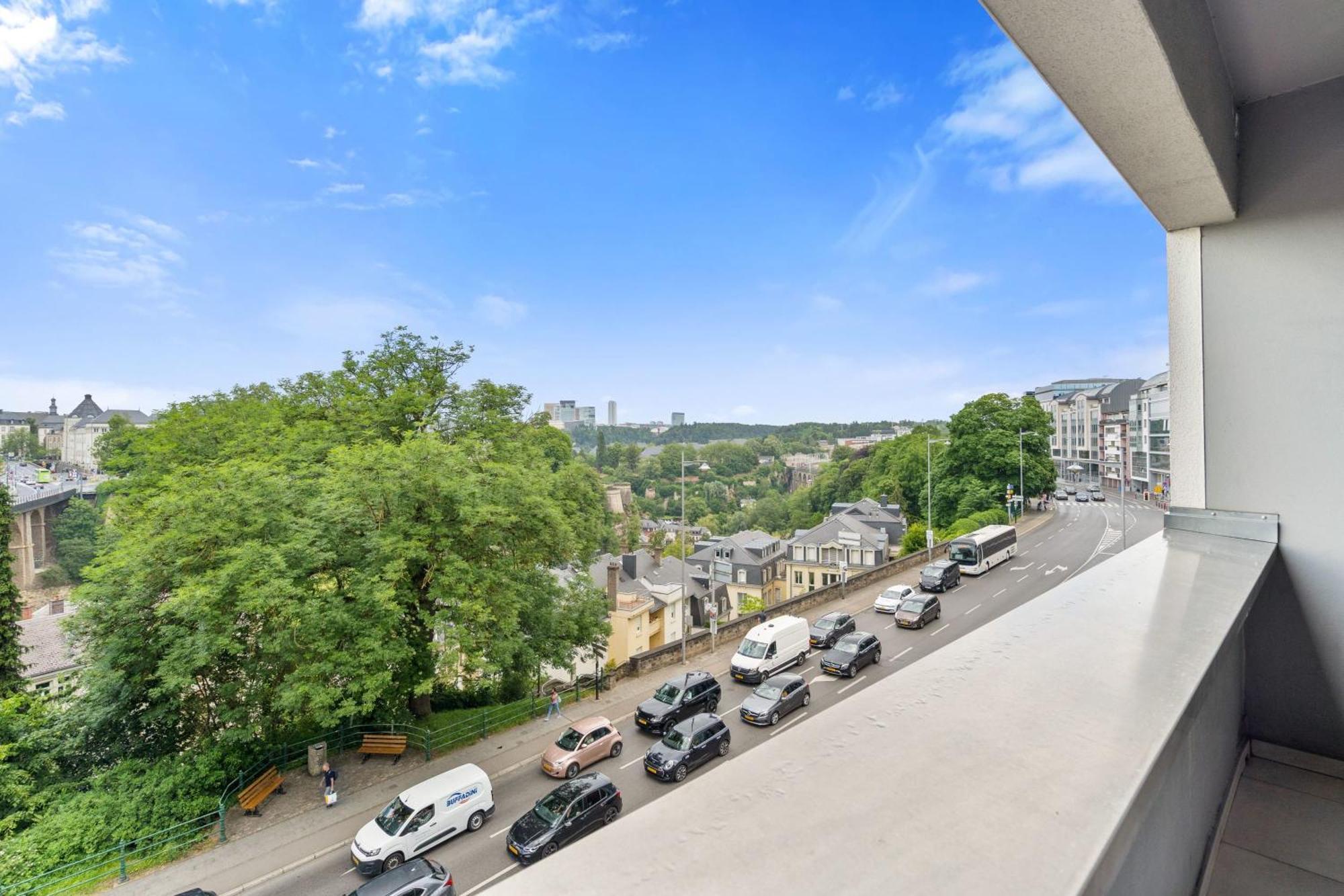 Central Lux 2Br Apt With City Views & Balcony ลักเซมเบิร์ก ภายนอก รูปภาพ